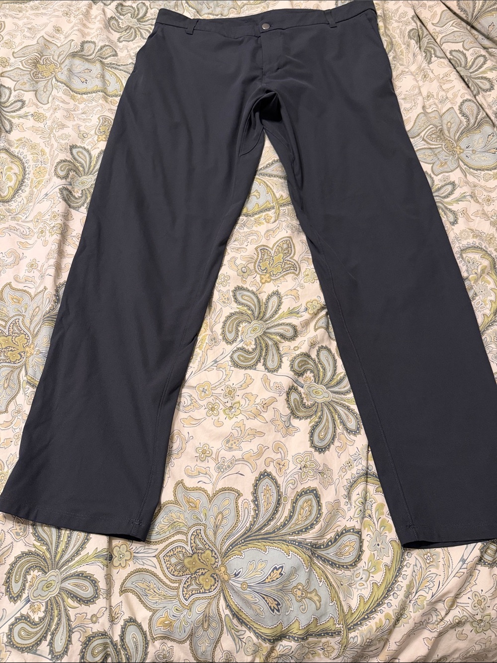 lululemon athletica Men's Dark Gray Straight-Leg Chinos
